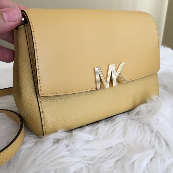 Final sale ✨Michael Kors Crossbody Bag - Picture 2 of 7